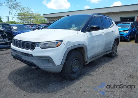 2024 Jeep Compass Trailhawk 4X4 из США, поврежденный, VIN 3C4NJDDN0RT595786